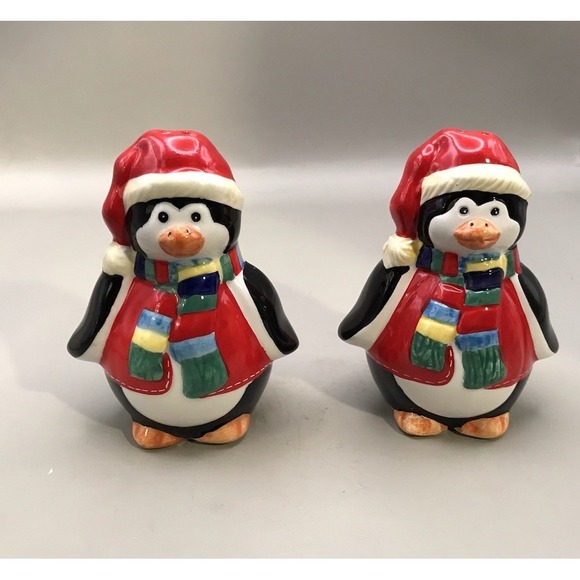 Scott's Christmas Collectables Penguin Salt & Pepper Shakers With Box - Picture 1 of 10